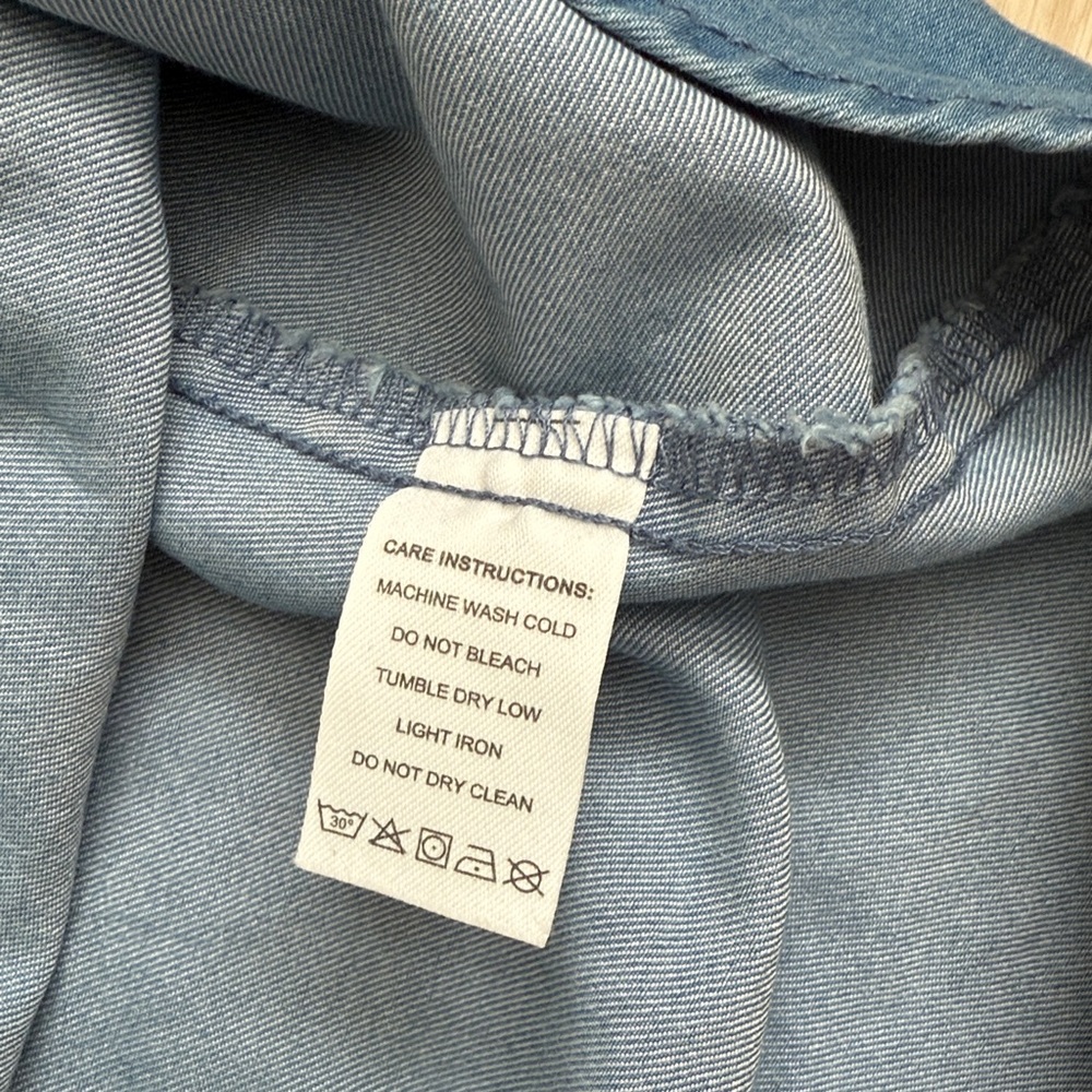 Light Blue Tie Sleeve Blouse V Neck Button Front Top Women’s Medium NWOT - Picture 5 of 7